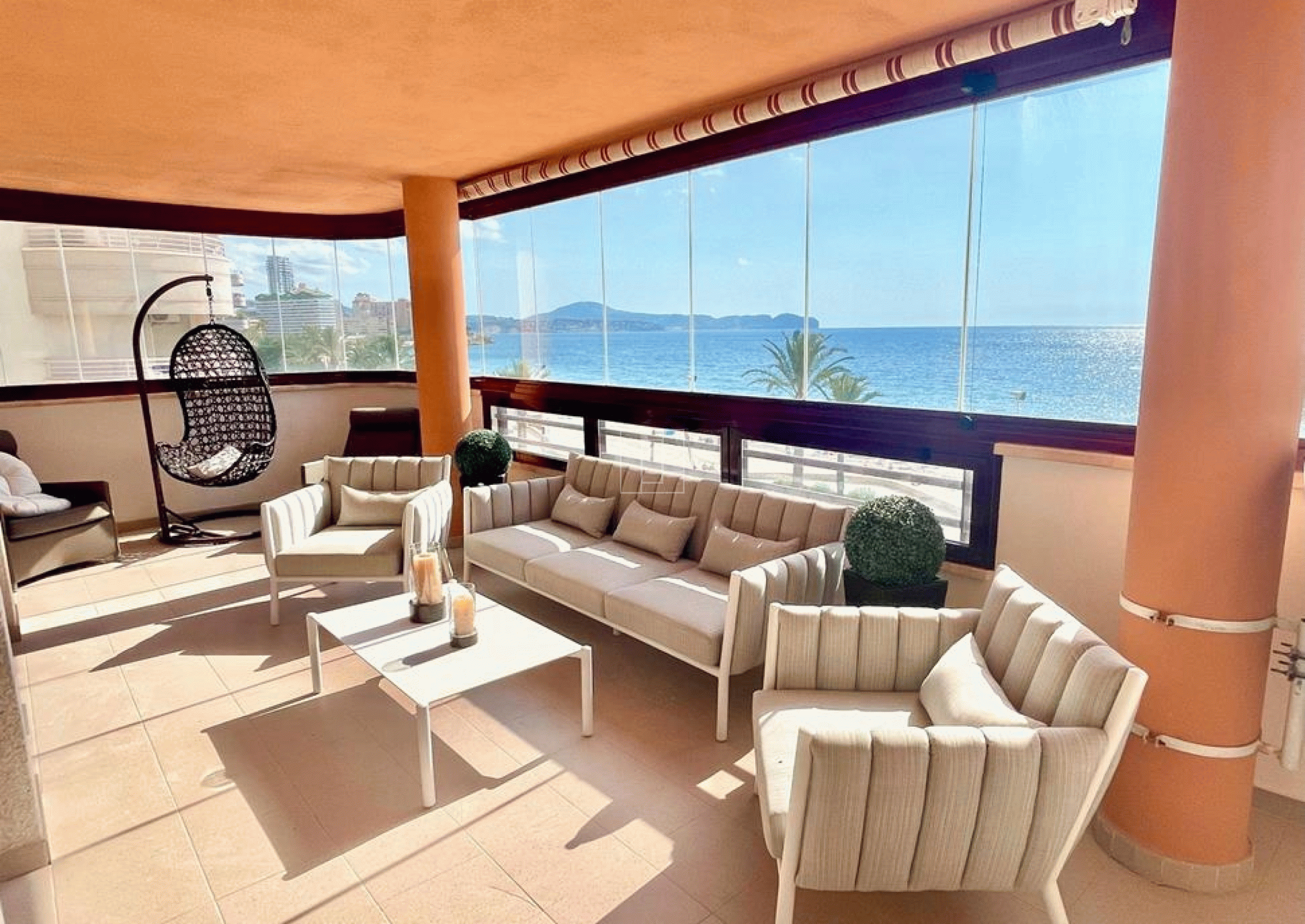 First line apartment with fantastic sea views in Calpe