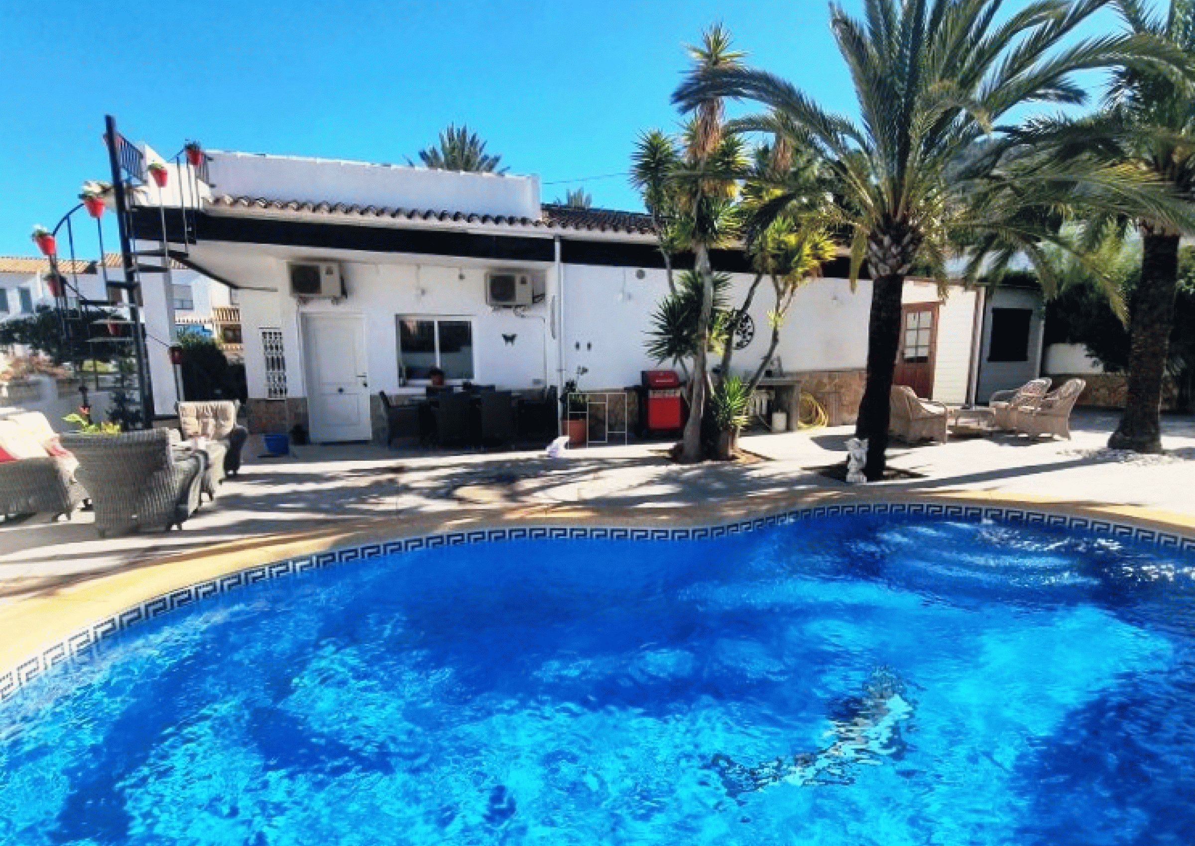 Well situated renovated 1 storey villa in Albir
CBB