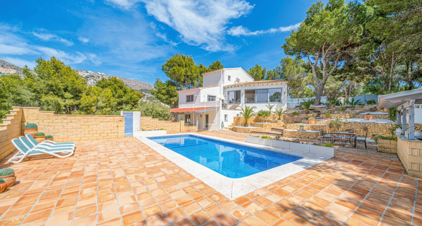 Beautifully renovated villa with mountain views in Altea
bp