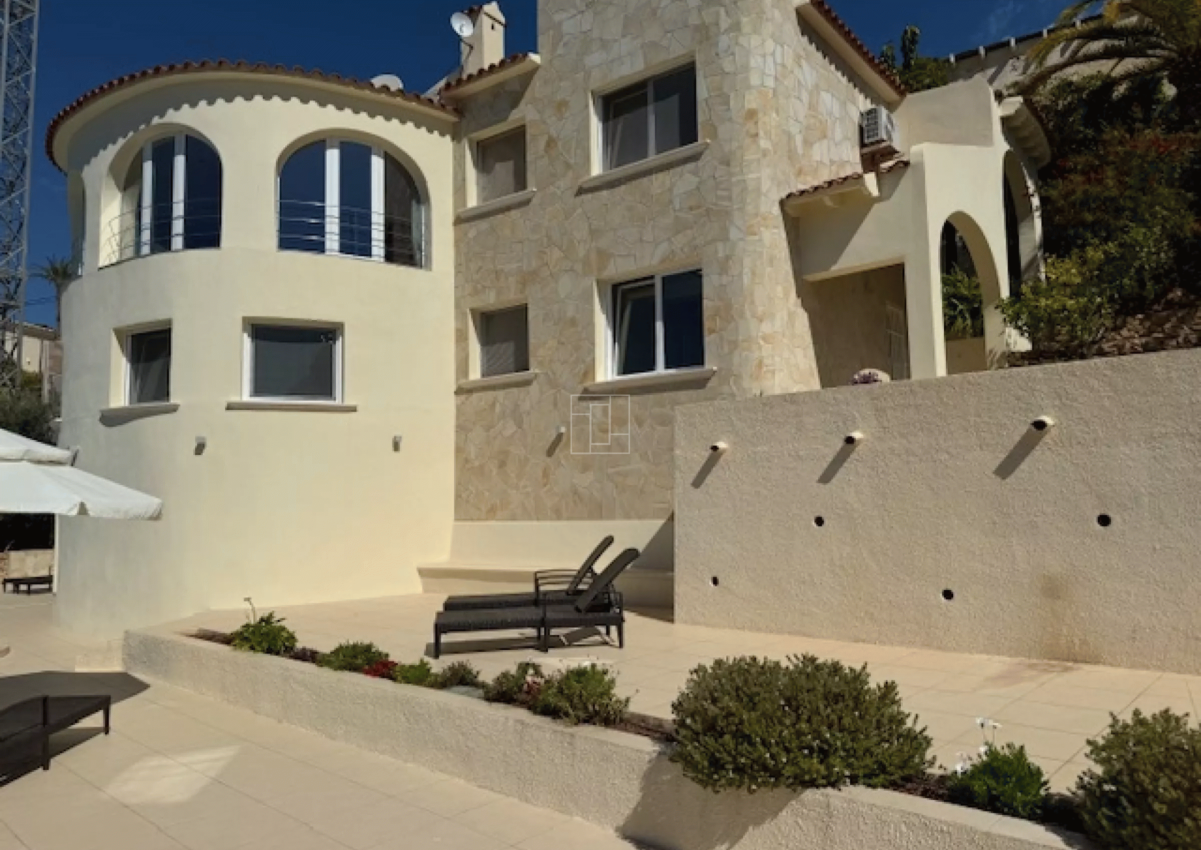 Mediterranean style villa with exceptional open sea views in Altea 