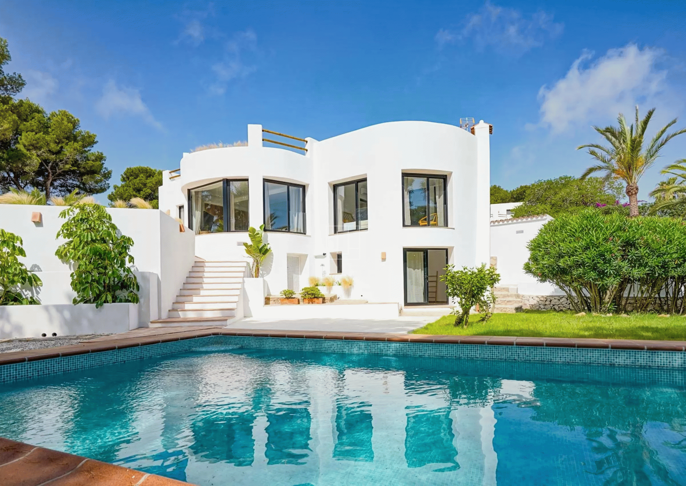 SPLENDID VILLA WITH BEAUTIFUL SEA VIEW IN JAVEA
bp