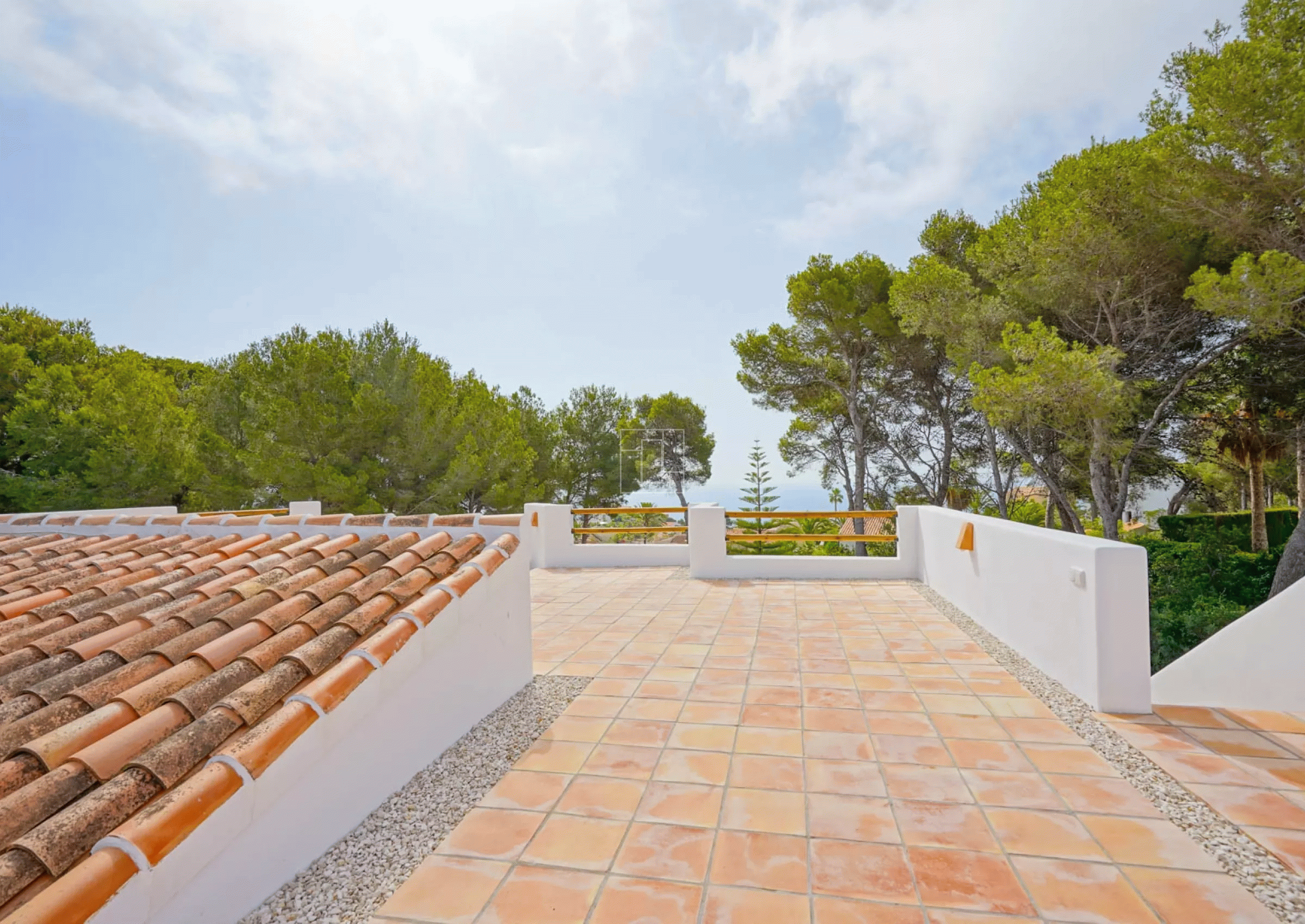 SPLENDID VILLA WITH BEAUTIFUL SEA VIEW IN JAVEA
bp