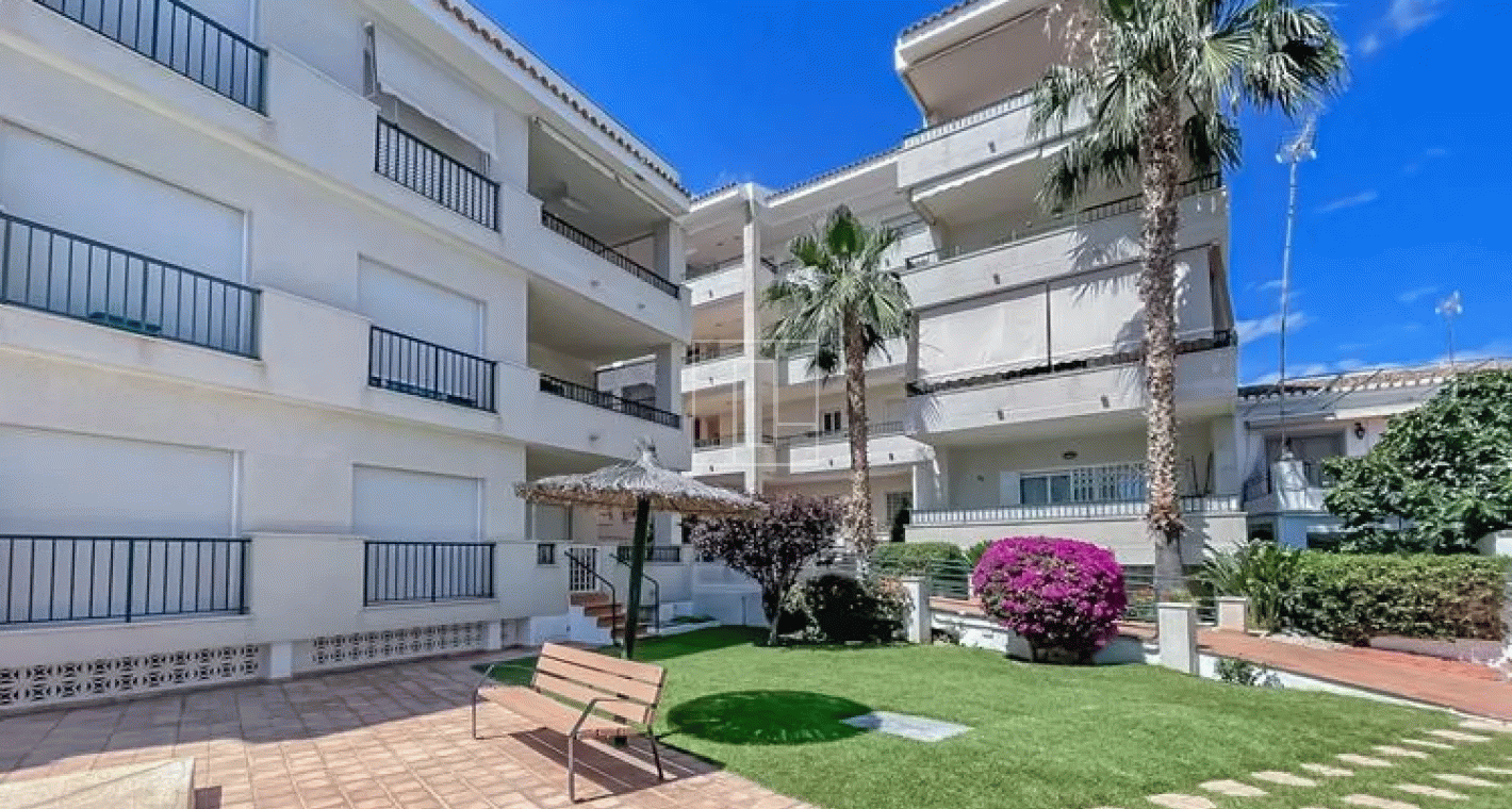 Very interesting 3 bed apartment in Altea
n